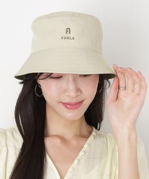 FURLA（フルラ）の「リバーシブル UV 洗える ロゴ バケハ（ハット）」