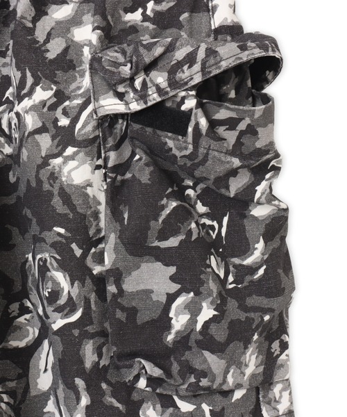 atmos pink（アトモスピンク）の「atmos pink Rose Camouflage Half Pants / アトモスピンク ローズ カモフラージュ ハーフ パンツ（その他パンツ・レディース・ブラック/カーキ/ピンク・M/S）」の6枚目の写真