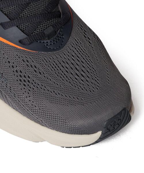 UNDER ARMOUR(アンダーアーマー)の「UAローグ6 ワイド(ランニング/メンズ)(スニーカー・メンズ・グレー×ホワイト・26.0cm/28.0cm/29.0cm/28.5cm/27.5cm/30.0cm/25.0cm/26.5cm/25.5cm/27.0cm)」の8枚目の写真
