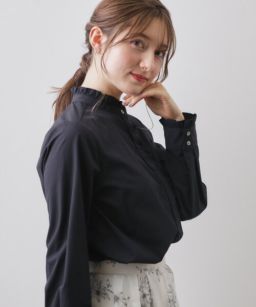 index（インデックス）の「ブロードフロントフリルブラウス【洗濯機OK】《5col》（シャツ/ブラウス・レディース・ネイビー系2/オフホワイト/サックスブルー系7/サックスブルー/ネイビー系5・42/40/38/36）」の22枚目の写真