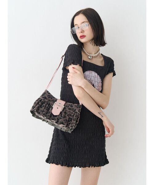 jouetie（ジュエティ）の「シャーリングミニワンピース（ワンピース・レディース・オフホワイト/ブルー/ブラック・MEDIUM）」の4枚目の写真