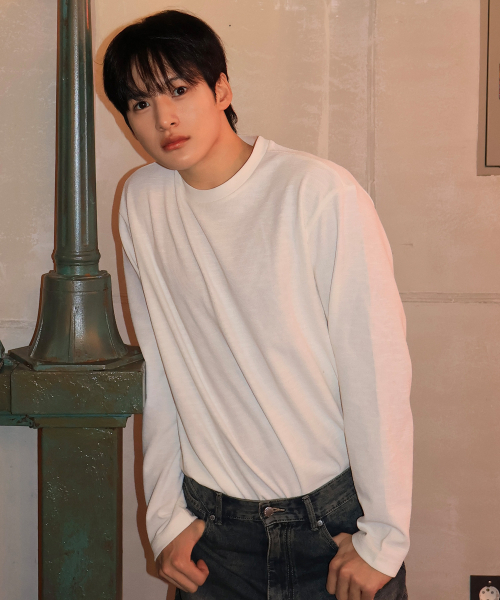 MINDBRIDGE(マインドブリッジ)の「サカリバスラブラウンド長袖Tシャツ - 2カラー(Tシャツ/カットソー・メンズ・オフホワイト/ダークグレー・100/105/110/95)」の5枚目の写真