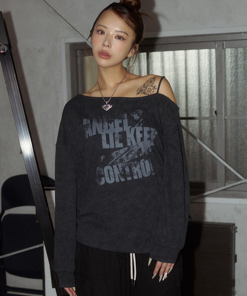 アシンメトリー プリント オフショル トップス（Tシャツ/カットソー