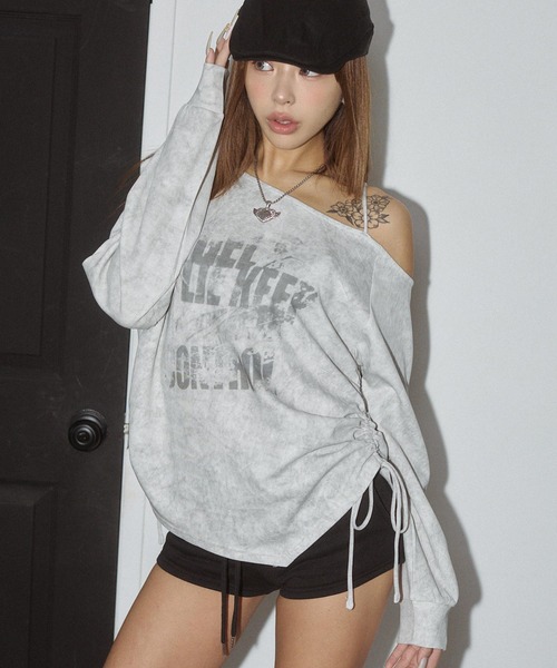 アシンメトリー プリント オフショル トップス（Tシャツ/カットソー