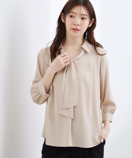 grove(グローブ)の「高評価!【貴島明日香さん着用・洗える】チャーム付きマルチWAYボウタイブラウス(シャツ/ブラウス・レディース・サックスブルー/オフホワイト/ホワイト系5/サンドベージュ・02/03/01/05/04)」の13枚目の写真