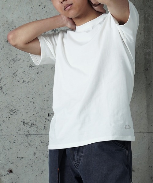 FRUIT OF THE LOOM(フルーツオブザルーム)の「"05"≪FRUIT OF THE LOOM≫パックT 7.0oz ヘビーウェイト Tシャツ(胸ポケットなし)(Tシャツ/カットソー・メンズ・ブラック/オフホワイト・MEDIUM/LARGE/X-LARGE)」の4枚目の写真