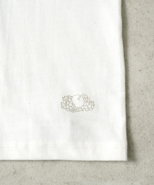 FRUIT OF THE LOOM(フルーツオブザルーム)の「"05"≪FRUIT OF THE LOOM≫パックT 7.0oz ヘビーウェイト Tシャツ(胸ポケットなし)(Tシャツ/カットソー・メンズ・ブラック/オフホワイト・MEDIUM/LARGE/X-LARGE)」の14枚目の写真
