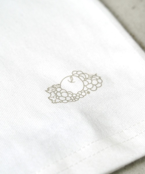 FRUIT OF THE LOOM(フルーツオブザルーム)の「"05"≪FRUIT OF THE LOOM≫パックT 7.0oz ヘビーウェイト Tシャツ(胸ポケットなし)(Tシャツ/カットソー・メンズ・ブラック/オフホワイト・MEDIUM/LARGE/X-LARGE)」の15枚目の写真