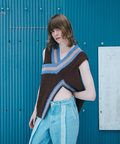 soduk(スドーク)の「【soduk】26SS新作 crossing knit vest / クロッシングニットベスト(ベスト・レディース・ブラウン/ブラック/アイボリー・ONE SIZE)」の1枚目の写真