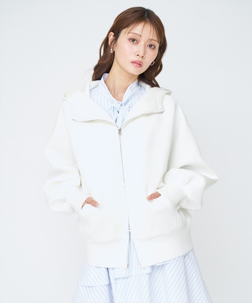 AND COUTURE(アンドクチュール)の「ロゴ刺繍ボンディングZIPパーカー(パーカー・レディース・ブラック/オフホワイト/ベージュ/ライトグレー・FREE)」の21枚目の写真