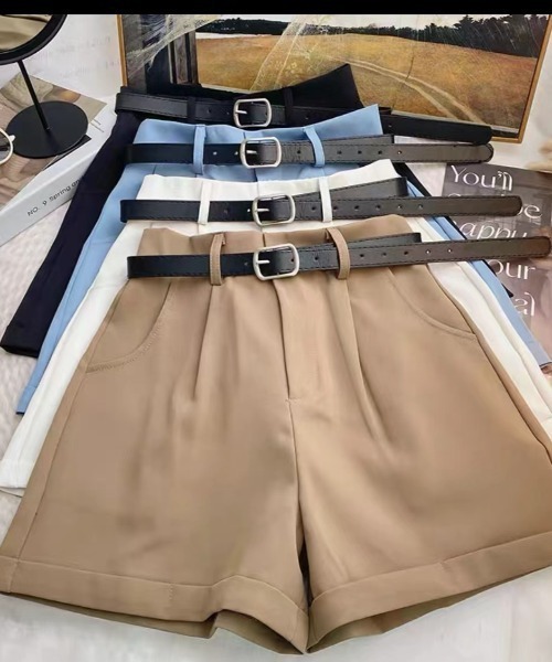 Ada.（エイダ）の「【Mellfy】タック入り ハイウエスト ショート パンツ（その他パンツ・レディース・ホワイト/ブラック/ベージュ・S/M）」の4枚目の写真