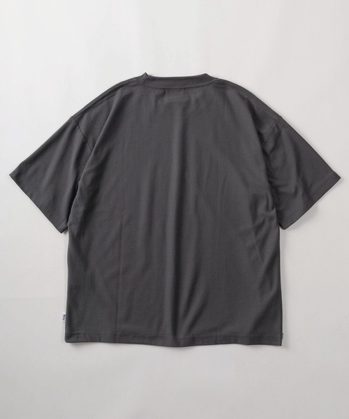 DISCUS(ディスカス)の「【71】【DISCUS/ディスカス】DOG&FOOD 梨地 クールマックス プリントTシャツ/ワンポイント刺繍/リンガーT(Tシャツ/カットソー・メンズ・チャコールグレー/ホワイト系その他2/グレー系その他/ブルー/ブルー系その他/ホワイト系その他3/ホワイト系その他/ホワイト・L/M/XL)」の16枚目の写真