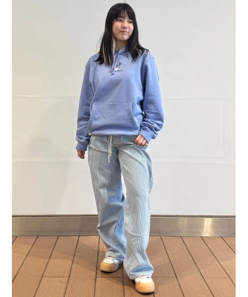 GAP(ギャップ)の「Gap × ディズニー リラックスフィット GAPロゴパーカー(パーカー・メンズ・ベージュ/ブラック/ライトブルー・XS/S/M/L/XL)」の9枚目の写真