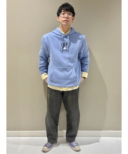 GAP(ギャップ)の「Gap × ディズニー リラックスフィット GAPロゴパーカー(パーカー・メンズ・ベージュ/ブラック/ライトブルー・XS/S/M/L/XL)」の7枚目の写真