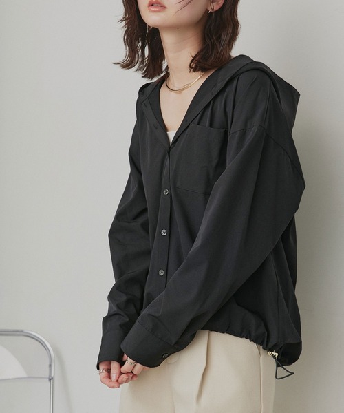 ad thie(アドティエ)の「UVカット オーバーサイズ フード付き シャツ(シャツ/ブラウス・レディース・グレイッシュベージュ/ブラック・FREE)」の7枚目の写真