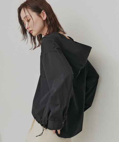 ad thie(アドティエ)の「UVカット オーバーサイズ フード付き シャツ(シャツ/ブラウス・レディース・グレイッシュベージュ/ブラック・FREE)」の8枚目の写真