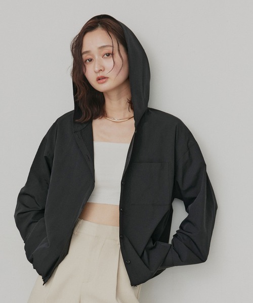 ad thie(アドティエ)の「UVカット オーバーサイズ フード付き シャツ(シャツ/ブラウス・レディース・グレイッシュベージュ/ブラック・FREE)」の15枚目の写真