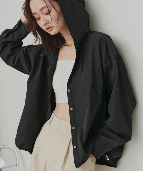 ad thie(アドティエ)の「UVカット オーバーサイズ フード付き シャツ(シャツ/ブラウス・レディース・グレイッシュベージュ/ブラック・FREE)」の16枚目の写真