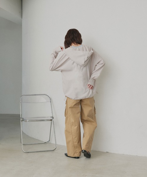 ad thie(アドティエ)の「UVカット オーバーサイズ フード付き シャツ(シャツ/ブラウス・レディース・グレイッシュベージュ/ブラック・FREE)」の22枚目の写真