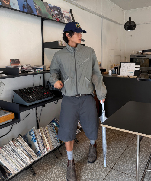 WMC（ダブリューエムシー）の「[UVプロテクション] 2WAYシアードスタンドネックジャケット_KHAKI（ナイロンジャケット・メンズ・カーキ・M/L/XL）」の2枚目の写真