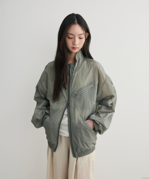WMC（ダブリューエムシー）の「[UVプロテクション] 2WAYシアードスタンドネックジャケット_KHAKI（ナイロンジャケット・メンズ・カーキ・M/L/XL）」の8枚目の写真