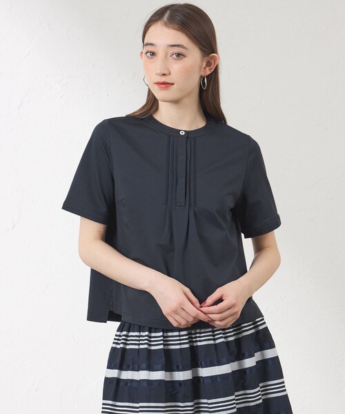 amaca(アマカ)の「【接触冷感・UV対策】Blousey フロントレース プルオーバー(Tシャツ/カットソー・レディース・オフホワイト/グリーン/ダークネイビー・40/38)」の3枚目の写真