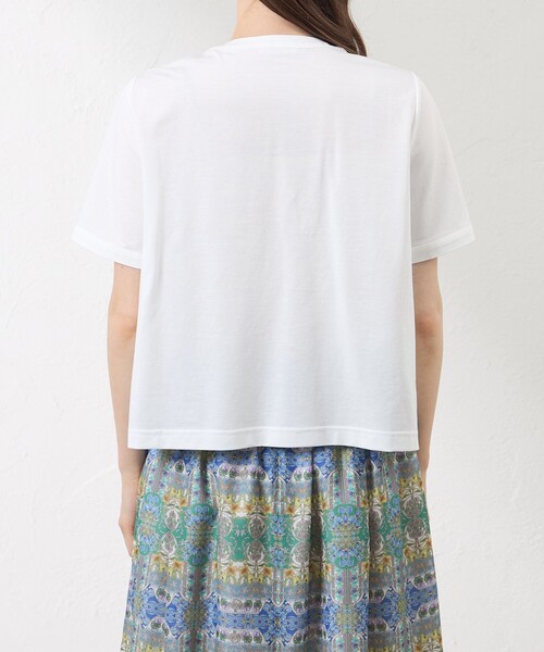 amaca(アマカ)の「【接触冷感・UV対策】Blousey フロントレース プルオーバー(Tシャツ/カットソー・レディース・オフホワイト/グリーン/ダークネイビー・40/38)」の9枚目の写真