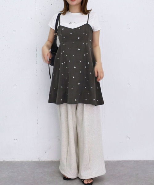 archives(アルシーヴ)の「花柄刺繍ミニキャミOP(ワンピース・レディース・アイボリー/チャコールグレー・MEDIUM)」の4枚目の写真