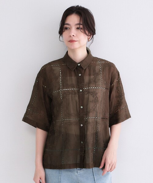 OPAQUE.CLIP(オペークドットクリップ)の「刺繍ハーフスリーブシャツ/セットアップ対応可【洗濯機OK】(シャツ/ブラウス・レディース・ホワイト/ブラウン系その他・40/38/36)」の8枚目の写真