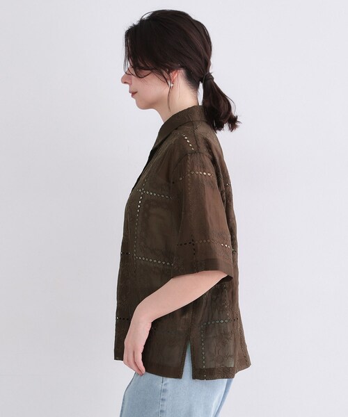 OPAQUE.CLIP(オペークドットクリップ)の「刺繍ハーフスリーブシャツ/セットアップ対応可【洗濯機OK】(シャツ/ブラウス・レディース・ホワイト/ブラウン系その他・40/38/36)」の7枚目の写真