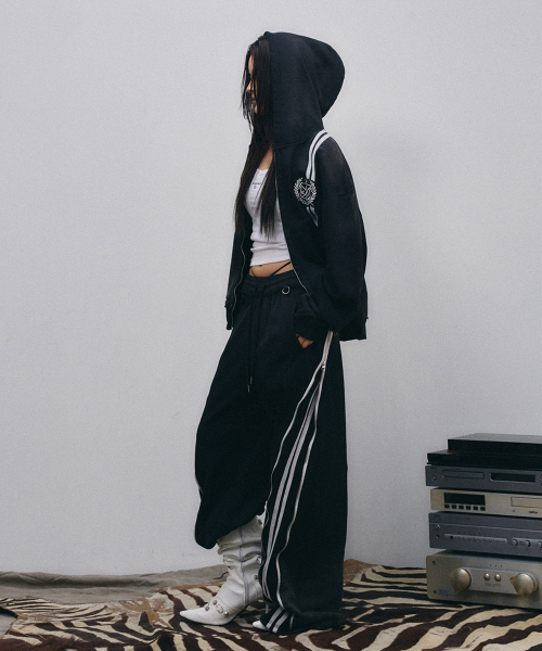 SCHISM INDUCING(スキズムインデューシング)の「LAUREL ZIP HOODIE BLACK(パーカー・レディース・その他・OS)」の10枚目の写真