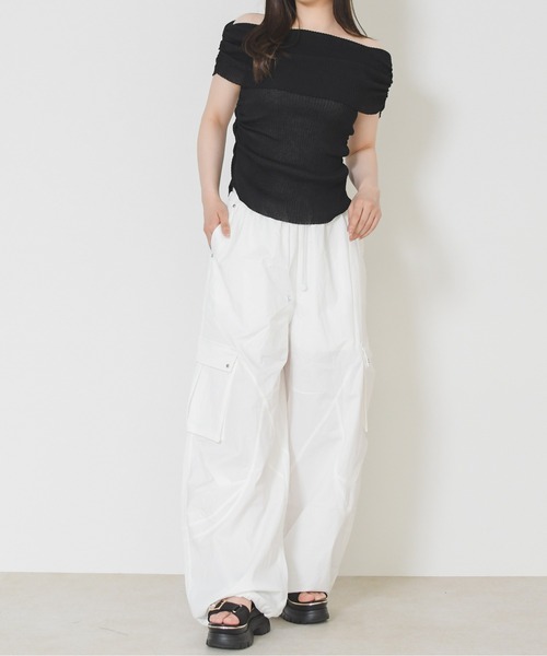 MISCH MASCH(ミッシュマッシュ)の「2026春夏新作 ドロストナイロンワイドパンツ(その他パンツ・レディース・ホワイト/ピンク・フリ-)」の19枚目の写真