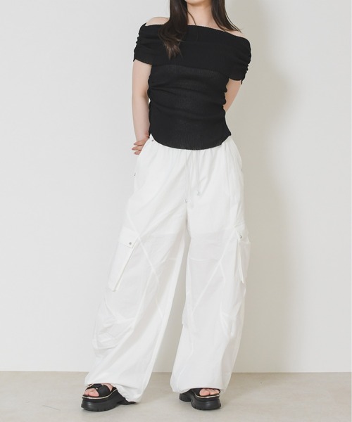 MISCH MASCH(ミッシュマッシュ)の「2026春夏新作 ドロストナイロンワイドパンツ(その他パンツ・レディース・ホワイト/ピンク・フリ-)」の21枚目の写真