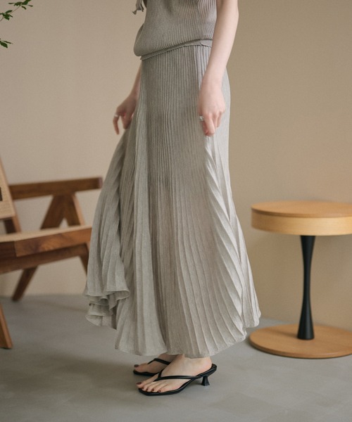 LAULEN(ローレン)の「tuck flare knit skirt /タックフレアニットスカート(スカート・レディース・モカ/グレイッシュベージュ・FREE)」の5枚目の写真