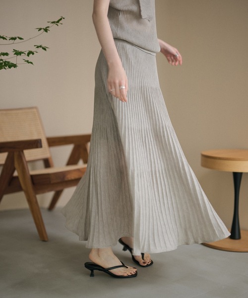 LAULEN(ローレン)の「tuck flare knit skirt /タックフレアニットスカート(スカート・レディース・モカ/グレイッシュベージュ・FREE)」の7枚目の写真