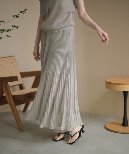 LAULEN(ローレン)の「tuck flare knit skirt /タックフレアニットスカート(スカート・レディース・モカ/グレイッシュベージュ・FREE)」の8枚目の写真