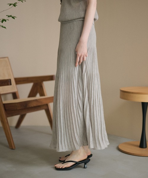 LAULEN(ローレン)の「tuck flare knit skirt /タックフレアニットスカート(スカート・レディース・モカ/グレイッシュベージュ・FREE)」の9枚目の写真