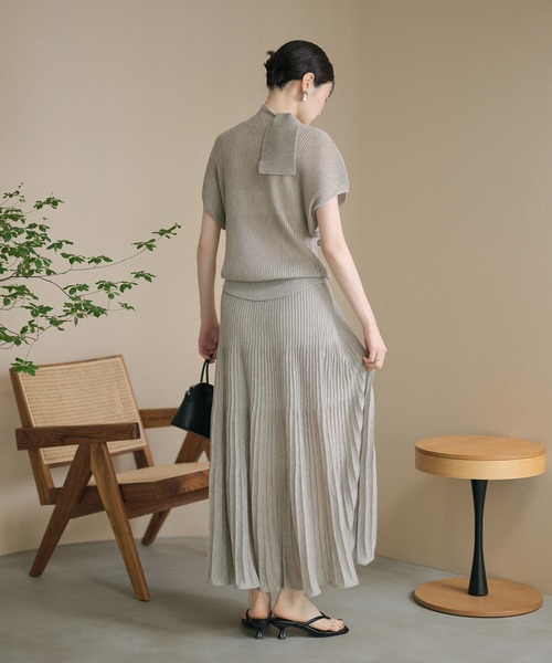 LAULEN(ローレン)の「tuck flare knit skirt /タックフレアニットスカート(スカート・レディース・モカ/グレイッシュベージュ・FREE)」の11枚目の写真