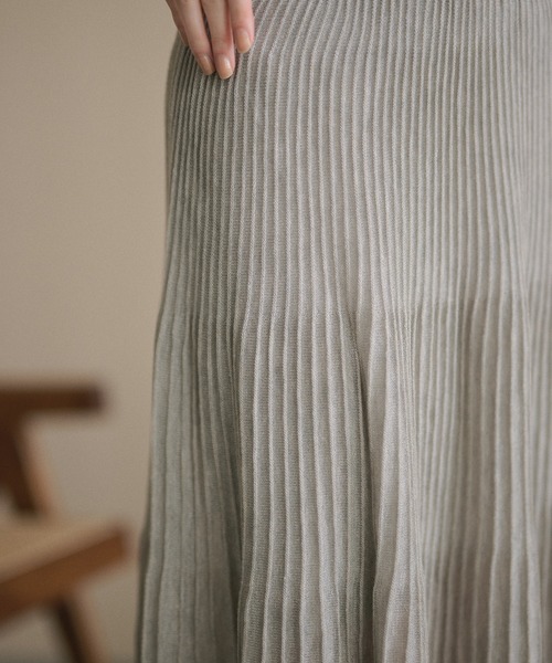 LAULEN(ローレン)の「tuck flare knit skirt /タックフレアニットスカート(スカート・レディース・モカ/グレイッシュベージュ・FREE)」の17枚目の写真
