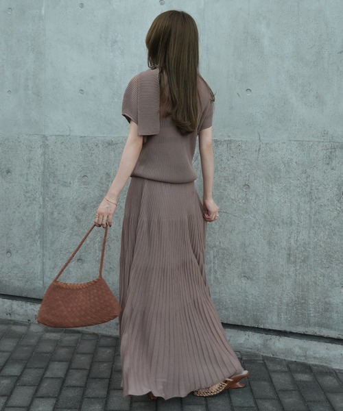 LAULEN(ローレン)の「tuck flare knit skirt /タックフレアニットスカート(スカート・レディース・モカ/グレイッシュベージュ・FREE)」の22枚目の写真