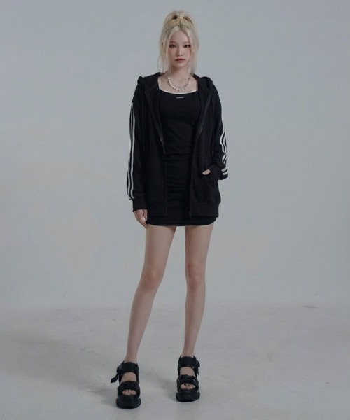 Diable baiser（ディアブルベーゼ）の「キャミワンピ×ゆるパーカーセットアップ（セットアップ・レディース・ブラック/ブラウン・S-M/L～LL）」の3枚目の写真
