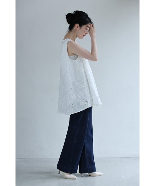 cawaii(カワイイ)の「Aラインに広がる蔦花刺繍ブラウストップス(シャツ/ブラウス・レディース・ホワイト・FREE)」の10枚目の写真