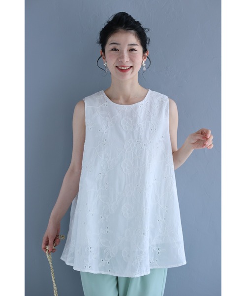 cawaii(カワイイ)の「Aラインに広がる蔦花刺繍ブラウストップス(シャツ/ブラウス・レディース・ホワイト・FREE)」の11枚目の写真