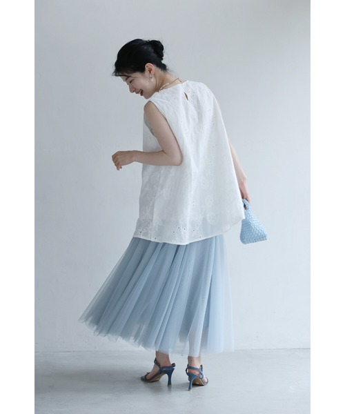 cawaii(カワイイ)の「Aラインに広がる蔦花刺繍ブラウストップス(シャツ/ブラウス・レディース・ホワイト・FREE)」の12枚目の写真