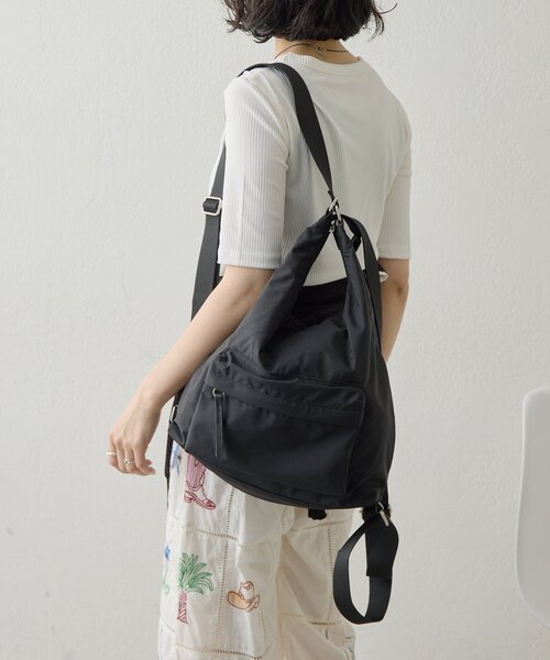 ear PAPILLONNER(イアパピヨネ)の「《Utaha企画》撥水3WAYリュック/ショルダーバッグ(バックパック/リュック・レディース・ブラック・FREE)」の13枚目の写真