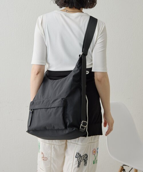ear PAPILLONNER(イアパピヨネ)の「《Utaha企画》撥水3WAYリュック/ショルダーバッグ(バックパック/リュック・レディース・ブラック・FREE)」の3枚目の写真