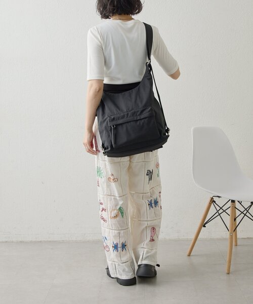 ear PAPILLONNER(イアパピヨネ)の「《Utaha企画》撥水3WAYリュック/ショルダーバッグ(バックパック/リュック・レディース・ブラック・FREE)」の2枚目の写真