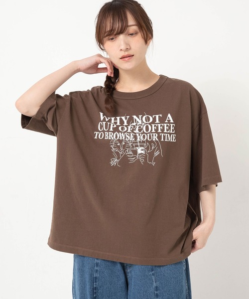 URCH RNA(アーチ アールエヌエー)の「M2659 ”猫とコーヒーどうですか”プリント半T(Tシャツ/カットソー・レディース・オフホワイト/チョコ/ブラック・FREE)」の6枚目の写真