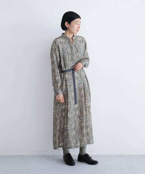 NOMBRE IMPAIR(ノンブルアンペール)の「オータムフォレストプリント ベルト付きワンピース(ワンピース・レディース・ネイビー/カーキ・FREE)」の4枚目の写真