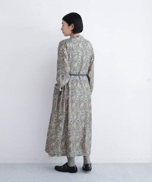 NOMBRE IMPAIR(ノンブルアンペール)の「オータムフォレストプリント ベルト付きワンピース(ワンピース・レディース・ネイビー/カーキ・FREE)」の5枚目の写真
